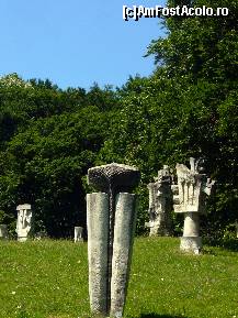 [P13] Tabara de sculptura de la Magura, sculpturi in iarba » foto by magdalena
 - 
<span class="allrVoted glyphicon glyphicon-heart hidden" id="av252490"></span>
<a class="m-l-10 hidden" id="sv252490" onclick="voting_Foto_DelVot(,252490,19973)" role="button">șterge vot <span class="glyphicon glyphicon-remove"></span></a>
<a id="v9252490" class=" c-red"  onclick="voting_Foto_SetVot(252490)" role="button"><span class="glyphicon glyphicon-heart-empty"></span> <b>LIKE</b> = Votează poza</a> <img class="hidden"  id="f252490W9" src="/imagini/loader.gif" border="0" /><span class="AjErrMes hidden" id="e252490ErM"></span>
