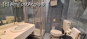 [P19] Hotel Re Enzo,în baie » foto by irinad
 - 
<span class="allrVoted glyphicon glyphicon-heart hidden" id="av1519904"></span>
<a class="m-l-10 hidden" id="sv1519904" onclick="voting_Foto_DelVot(,1519904,19987)" role="button">șterge vot <span class="glyphicon glyphicon-remove"></span></a>
<a id="v91519904" class=" c-red"  onclick="voting_Foto_SetVot(1519904)" role="button"><span class="glyphicon glyphicon-heart-empty"></span> <b>LIKE</b> = Votează poza</a> <img class="hidden"  id="f1519904W9" src="/imagini/loader.gif" border="0" /><span class="AjErrMes hidden" id="e1519904ErM"></span>