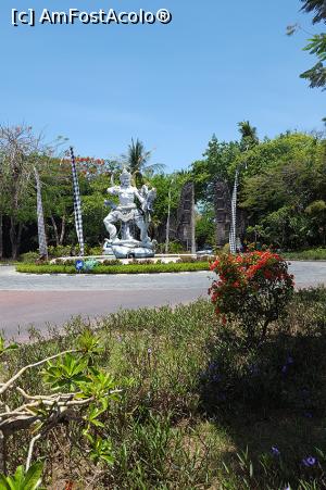 [P08] Pe strada prin Nusa Dua » foto by r-Uca
 - 
<span class="allrVoted glyphicon glyphicon-heart hidden" id="av1050972"></span>
<a class="m-l-10 hidden" id="sv1050972" onclick="voting_Foto_DelVot(,1050972,20000)" role="button">șterge vot <span class="glyphicon glyphicon-remove"></span></a>
<a id="v91050972" class=" c-red"  onclick="voting_Foto_SetVot(1050972)" role="button"><span class="glyphicon glyphicon-heart-empty"></span> <b>LIKE</b> = Votează poza</a> <img class="hidden"  id="f1050972W9" src="/imagini/loader.gif" border="0" /><span class="AjErrMes hidden" id="e1050972ErM"></span>