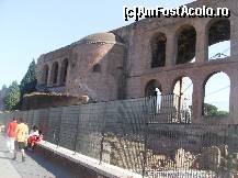[P19] Cladire antica - Roma » foto by yuly68*
 - 
<span class="allrVoted glyphicon glyphicon-heart hidden" id="av387470"></span>
<a class="m-l-10 hidden" id="sv387470" onclick="voting_Foto_DelVot(,387470,20020)" role="button">șterge vot <span class="glyphicon glyphicon-remove"></span></a>
<a id="v9387470" class=" c-red"  onclick="voting_Foto_SetVot(387470)" role="button"><span class="glyphicon glyphicon-heart-empty"></span> <b>LIKE</b> = Votează poza</a> <img class="hidden"  id="f387470W9" src="/imagini/loader.gif" border="0" /><span class="AjErrMes hidden" id="e387470ErM"></span>