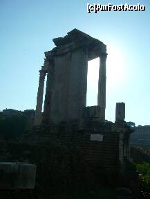 [P23] Roma, Forul Roman, Templul lui Saturn » foto by magdalena
 - 
<span class="allrVoted glyphicon glyphicon-heart hidden" id="av276949"></span>
<a class="m-l-10 hidden" id="sv276949" onclick="voting_Foto_DelVot(,276949,20020)" role="button">șterge vot <span class="glyphicon glyphicon-remove"></span></a>
<a id="v9276949" class=" c-red"  onclick="voting_Foto_SetVot(276949)" role="button"><span class="glyphicon glyphicon-heart-empty"></span> <b>LIKE</b> = Votează poza</a> <img class="hidden"  id="f276949W9" src="/imagini/loader.gif" border="0" /><span class="AjErrMes hidden" id="e276949ErM"></span>