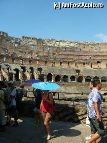 [P29] Piaţa Colosseum-ului: Amfiteatrul lui Flavius, umblând prin soare cu umbreluţe... » foto by magdalena
 - 
<span class="allrVoted glyphicon glyphicon-heart hidden" id="av283044"></span>
<a class="m-l-10 hidden" id="sv283044" onclick="voting_Foto_DelVot(,283044,20020)" role="button">șterge vot <span class="glyphicon glyphicon-remove"></span></a>
<a id="v9283044" class=" c-red"  onclick="voting_Foto_SetVot(283044)" role="button"><span class="glyphicon glyphicon-heart-empty"></span> <b>LIKE</b> = Votează poza</a> <img class="hidden"  id="f283044W9" src="/imagini/loader.gif" border="0" /><span class="AjErrMes hidden" id="e283044ErM"></span>