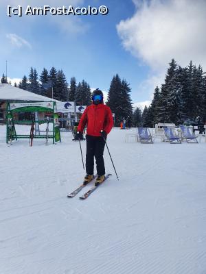 [P27] Pe skiuri in apropierea varfului » foto by nightwish
 - 
<span class="allrVoted glyphicon glyphicon-heart hidden" id="av1276701"></span>
<a class="m-l-10 hidden" id="sv1276701" onclick="voting_Foto_DelVot(,1276701,20045)" role="button">șterge vot <span class="glyphicon glyphicon-remove"></span></a>
<a id="v91276701" class=" c-red"  onclick="voting_Foto_SetVot(1276701)" role="button"><span class="glyphicon glyphicon-heart-empty"></span> <b>LIKE</b> = Votează poza</a> <img class="hidden"  id="f1276701W9" src="/imagini/loader.gif" border="0" /><span class="AjErrMes hidden" id="e1276701ErM"></span>