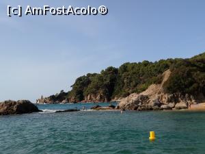 [P26] Stâncile de la Platja Santa Cristina, care desparte Cala Cristina de Cala Treumal. » foto by maryka
 - 
<span class="allrVoted glyphicon glyphicon-heart hidden" id="av1195286"></span>
<a class="m-l-10 hidden" id="sv1195286" onclick="voting_Foto_DelVot(,1195286,20055)" role="button">șterge vot <span class="glyphicon glyphicon-remove"></span></a>
<a id="v91195286" class=" c-red"  onclick="voting_Foto_SetVot(1195286)" role="button"><span class="glyphicon glyphicon-heart-empty"></span> <b>LIKE</b> = Votează poza</a> <img class="hidden"  id="f1195286W9" src="/imagini/loader.gif" border="0" /><span class="AjErrMes hidden" id="e1195286ErM"></span>