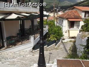[P31] Stradă în Parga spre Valtos » foto by irinad
 - 
<span class="allrVoted glyphicon glyphicon-heart hidden" id="av728030"></span>
<a class="m-l-10 hidden" id="sv728030" onclick="voting_Foto_DelVot(,728030,20139)" role="button">șterge vot <span class="glyphicon glyphicon-remove"></span></a>
<a id="v9728030" class=" c-red"  onclick="voting_Foto_SetVot(728030)" role="button"><span class="glyphicon glyphicon-heart-empty"></span> <b>LIKE</b> = Votează poza</a> <img class="hidden"  id="f728030W9" src="/imagini/loader.gif" border="0" /><span class="AjErrMes hidden" id="e728030ErM"></span>