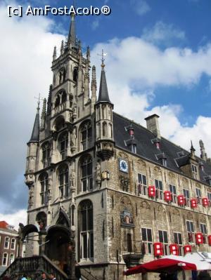 [P01] Stadhuid. Batrana primarie din Gouda, realizata de arhitectul Jan Kelderman » foto by Radu Tudoran
 - 
<span class="allrVoted glyphicon glyphicon-heart hidden" id="av728124"></span>
<a class="m-l-10 hidden" id="sv728124" onclick="voting_Foto_DelVot(,728124,20145)" role="button">șterge vot <span class="glyphicon glyphicon-remove"></span></a>
<a id="v9728124" class=" c-red"  onclick="voting_Foto_SetVot(728124)" role="button"><span class="glyphicon glyphicon-heart-empty"></span> <b>LIKE</b> = Votează poza</a> <img class="hidden"  id="f728124W9" src="/imagini/loader.gif" border="0" /><span class="AjErrMes hidden" id="e728124ErM"></span>