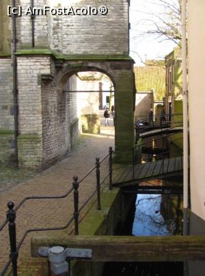 [P15] Strada 'in spatele bisericii', care separa St. Janskerk de Muzeul Gouda » foto by Radu Tudoran
 - 
<span class="allrVoted glyphicon glyphicon-heart hidden" id="av728138"></span>
<a class="m-l-10 hidden" id="sv728138" onclick="voting_Foto_DelVot(,728138,20145)" role="button">șterge vot <span class="glyphicon glyphicon-remove"></span></a>
<a id="v9728138" class=" c-red"  onclick="voting_Foto_SetVot(728138)" role="button"><span class="glyphicon glyphicon-heart-empty"></span> <b>LIKE</b> = Votează poza</a> <img class="hidden"  id="f728138W9" src="/imagini/loader.gif" border="0" /><span class="AjErrMes hidden" id="e728138ErM"></span>
