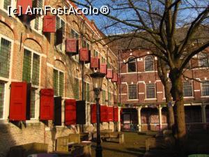 [P05] Orfelinatul. Din 1400 aici a fost manastirea Sf. Margareta, apoi s-a transformat in orfelinat. Din 1973 gazduieste biblioteca orasului.  » foto by Radu Tudoran
 - 
<span class="allrVoted glyphicon glyphicon-heart hidden" id="av728128"></span>
<a class="m-l-10 hidden" id="sv728128" onclick="voting_Foto_DelVot(,728128,20145)" role="button">șterge vot <span class="glyphicon glyphicon-remove"></span></a>
<a id="v9728128" class=" c-red"  onclick="voting_Foto_SetVot(728128)" role="button"><span class="glyphicon glyphicon-heart-empty"></span> <b>LIKE</b> = Votează poza</a> <img class="hidden"  id="f728128W9" src="/imagini/loader.gif" border="0" /><span class="AjErrMes hidden" id="e728128ErM"></span>