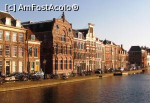 [P11] Leiden. Vedere de pe Oude Singel (Canalul vechi)  » foto by Radu Tudoran
 - 
<span class="allrVoted glyphicon glyphicon-heart hidden" id="av728608"></span>
<a class="m-l-10 hidden" id="sv728608" onclick="voting_Foto_DelVot(,728608,20151)" role="button">șterge vot <span class="glyphicon glyphicon-remove"></span></a>
<a id="v9728608" class=" c-red"  onclick="voting_Foto_SetVot(728608)" role="button"><span class="glyphicon glyphicon-heart-empty"></span> <b>LIKE</b> = Votează poza</a> <img class="hidden"  id="f728608W9" src="/imagini/loader.gif" border="0" /><span class="AjErrMes hidden" id="e728608ErM"></span>