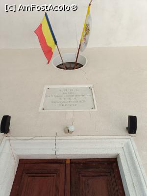[P16] Textul-pisanie: „Spre mai mare glorie a lui Dumnezeu, din făgăduință, pentru sfânta unire a tuturor românilor, senatul și poporul român din Șișești a așezat în Anul Domnului 1890”. » foto by tata123 🔱
 - 
<span class="allrVoted glyphicon glyphicon-heart hidden" id="av1329771"></span>
<a class="m-l-10 hidden" id="sv1329771" onclick="voting_Foto_DelVot(,1329771,20154)" role="button">șterge vot <span class="glyphicon glyphicon-remove"></span></a>
<a id="v91329771" class=" c-red"  onclick="voting_Foto_SetVot(1329771)" role="button"><span class="glyphicon glyphicon-heart-empty"></span> <b>LIKE</b> = Votează poza</a> <img class="hidden"  id="f1329771W9" src="/imagini/loader.gif" border="0" /><span class="AjErrMes hidden" id="e1329771ErM"></span>