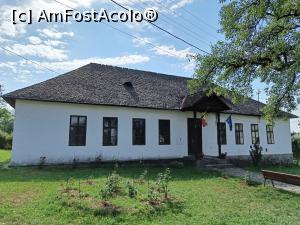 [P03] Școala ridicată de preotul Vasile Lucaciu. » foto by tata123 🔱
 - 
<span class="allrVoted glyphicon glyphicon-heart hidden" id="av1329758"></span>
<a class="m-l-10 hidden" id="sv1329758" onclick="voting_Foto_DelVot(,1329758,20154)" role="button">șterge vot <span class="glyphicon glyphicon-remove"></span></a>
<a id="v91329758" class=" c-red"  onclick="voting_Foto_SetVot(1329758)" role="button"><span class="glyphicon glyphicon-heart-empty"></span> <b>LIKE</b> = Votează poza</a> <img class="hidden"  id="f1329758W9" src="/imagini/loader.gif" border="0" /><span class="AjErrMes hidden" id="e1329758ErM"></span>