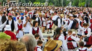 [P20] Toată lumea râde, cântă și dansează (4)  » foto by Lucien
 - 
<span class="allrVoted glyphicon glyphicon-heart hidden" id="av730562"></span>
<a class="m-l-10 hidden" id="sv730562" onclick="voting_Foto_DelVot(,730562,20160)" role="button">șterge vot <span class="glyphicon glyphicon-remove"></span></a>
<a id="v9730562" class=" c-red"  onclick="voting_Foto_SetVot(730562)" role="button"><span class="glyphicon glyphicon-heart-empty"></span> <b>LIKE</b> = Votează poza</a> <img class="hidden"  id="f730562W9" src="/imagini/loader.gif" border="0" /><span class="AjErrMes hidden" id="e730562ErM"></span>