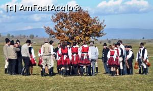 [P06] După retragerea armatei imperiale, deşi situaţia era extrem de tensionată, sătenii refugiaţi în paduri (era vreme de iarnă) revin în sat la casele lor » foto by Lucien
 - 
<span class="allrVoted glyphicon glyphicon-heart hidden" id="av733258"></span>
<a class="m-l-10 hidden" id="sv733258" onclick="voting_Foto_DelVot(,733258,20160)" role="button">șterge vot <span class="glyphicon glyphicon-remove"></span></a>
<a id="v9733258" class=" c-red"  onclick="voting_Foto_SetVot(733258)" role="button"><span class="glyphicon glyphicon-heart-empty"></span> <b>LIKE</b> = Votează poza</a> <img class="hidden"  id="f733258W9" src="/imagini/loader.gif" border="0" /><span class="AjErrMes hidden" id="e733258ErM"></span>