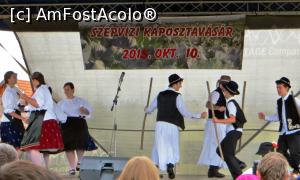 [P16] Reprezentaţie folclorică pe scena Festivalului Verzei, Frumoasa, Harghita, 2015 (2)  » foto by Lucien
 - 
<span class="allrVoted glyphicon glyphicon-heart hidden" id="av734918"></span>
<a class="m-l-10 hidden" id="sv734918" onclick="voting_Foto_DelVot(,734918,20160)" role="button">șterge vot <span class="glyphicon glyphicon-remove"></span></a>
<a id="v9734918" class=" c-red"  onclick="voting_Foto_SetVot(734918)" role="button"><span class="glyphicon glyphicon-heart-empty"></span> <b>LIKE</b> = Votează poza</a> <img class="hidden"  id="f734918W9" src="/imagini/loader.gif" border="0" /><span class="AjErrMes hidden" id="e734918ErM"></span>
