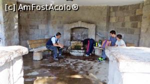 [P04] Detaliu cu izvoarele Ileana și Mioara adăpostite de un pavilion în zona centrală a stațiunii, folosite de turiști și localnici » foto by Lucien
 - 
<span class="allrVoted glyphicon glyphicon-heart hidden" id="av790389"></span>
<a class="m-l-10 hidden" id="sv790389" onclick="voting_Foto_DelVot(,790389,20162)" role="button">șterge vot <span class="glyphicon glyphicon-remove"></span></a>
<a id="v9790389" class=" c-red"  onclick="voting_Foto_SetVot(790389)" role="button"><span class="glyphicon glyphicon-heart-empty"></span> <b>LIKE</b> = Votează poza</a> <img class="hidden"  id="f790389W9" src="/imagini/loader.gif" border="0" /><span class="AjErrMes hidden" id="e790389ErM"></span>