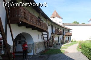 [P08] Hărman, Biserica Evanghelică Fortificată, Pasajul Zidului Principal văzut din Curtea Interioară » foto by mprofeanu
 - 
<span class="allrVoted glyphicon glyphicon-heart hidden" id="av1414259"></span>
<a class="m-l-10 hidden" id="sv1414259" onclick="voting_Foto_DelVot(,1414259,20177)" role="button">șterge vot <span class="glyphicon glyphicon-remove"></span></a>
<a id="v91414259" class=" c-red"  onclick="voting_Foto_SetVot(1414259)" role="button"><span class="glyphicon glyphicon-heart-empty"></span> <b>LIKE</b> = Votează poza</a> <img class="hidden"  id="f1414259W9" src="/imagini/loader.gif" border="0" /><span class="AjErrMes hidden" id="e1414259ErM"></span>