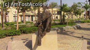 [P03] Promenada Mamsha. Statuie din metal reprezentând un bărbat șezând. » foto by ovidiuyepi
 - 
<span class="allrVoted glyphicon glyphicon-heart hidden" id="av1360105"></span>
<a class="m-l-10 hidden" id="sv1360105" onclick="voting_Foto_DelVot(,1360105,20178)" role="button">șterge vot <span class="glyphicon glyphicon-remove"></span></a>
<a id="v91360105" class=" c-red"  onclick="voting_Foto_SetVot(1360105)" role="button"><span class="glyphicon glyphicon-heart-empty"></span> <b>LIKE</b> = Votează poza</a> <img class="hidden"  id="f1360105W9" src="/imagini/loader.gif" border="0" /><span class="AjErrMes hidden" id="e1360105ErM"></span>