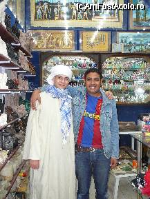 [P14] Abdul e un comerciant care mi-a scris numele meu pe o bucatica de papir. (logic nu era papir original ci o imitatie )
In spate sunt sticlutele cu esente de parfum ;) » foto by cruiser
 - 
<span class="allrVoted glyphicon glyphicon-heart hidden" id="av53986"></span>
<a class="m-l-10 hidden" id="sv53986" onclick="voting_Foto_DelVot(,53986,20178)" role="button">șterge vot <span class="glyphicon glyphicon-remove"></span></a>
<a id="v953986" class=" c-red"  onclick="voting_Foto_SetVot(53986)" role="button"><span class="glyphicon glyphicon-heart-empty"></span> <b>LIKE</b> = Votează poza</a> <img class="hidden"  id="f53986W9" src="/imagini/loader.gif" border="0" /><span class="AjErrMes hidden" id="e53986ErM"></span>