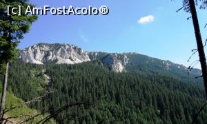 [P47] Munţii Ecem (Hăşmaşu Mic) văzuţi din cărarea ce urcă la Piatra Singuratică » foto by Lucien
 - 
<span class="allrVoted glyphicon glyphicon-heart hidden" id="av780038"></span>
<a class="m-l-10 hidden" id="sv780038" onclick="voting_Foto_DelVot(,780038,20181)" role="button">șterge vot <span class="glyphicon glyphicon-remove"></span></a>
<a id="v9780038" class=" c-red"  onclick="voting_Foto_SetVot(780038)" role="button"><span class="glyphicon glyphicon-heart-empty"></span> <b>LIKE</b> = Votează poza</a> <img class="hidden"  id="f780038W9" src="/imagini/loader.gif" border="0" /><span class="AjErrMes hidden" id="e780038ErM"></span>