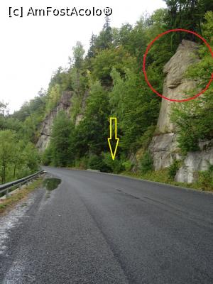 [P01] Acces Cascada Firizoni (săgeată) și posibil așa-numitul „sfinx din Firizoni” (un cap de cal parcă). » foto by tata123 🔱
 - 
<span class="allrVoted glyphicon glyphicon-heart hidden" id="av1262281"></span>
<a class="m-l-10 hidden" id="sv1262281" onclick="voting_Foto_DelVot(,1262281,20184)" role="button">șterge vot <span class="glyphicon glyphicon-remove"></span></a>
<a id="v91262281" class=" c-red"  onclick="voting_Foto_SetVot(1262281)" role="button"><span class="glyphicon glyphicon-heart-empty"></span> <b>LIKE</b> = Votează poza</a> <img class="hidden"  id="f1262281W9" src="/imagini/loader.gif" border="0" /><span class="AjErrMes hidden" id="e1262281ErM"></span>