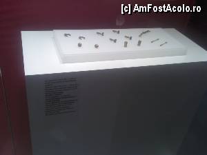 [P03] MNIR - expoziția Comorile Chinei - ornamente din bronz aurit. Astea ar fi putut eventual figura drept „comori”.  » foto by Dragoș_MD
 - 
<span class="allrVoted glyphicon glyphicon-heart hidden" id="av445270"></span>
<a class="m-l-10 hidden" id="sv445270" onclick="voting_Foto_DelVot(,445270,20188)" role="button">șterge vot <span class="glyphicon glyphicon-remove"></span></a>
<a id="v9445270" class=" c-red"  onclick="voting_Foto_SetVot(445270)" role="button"><span class="glyphicon glyphicon-heart-empty"></span> <b>LIKE</b> = Votează poza</a> <img class="hidden"  id="f445270W9" src="/imagini/loader.gif" border="0" /><span class="AjErrMes hidden" id="e445270ErM"></span>