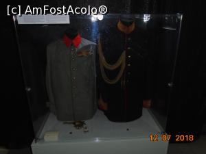 [P11] Tunica de campanie a Regelui Ferdinand și tunica gen. de infanterie Ion Istrati » foto by Mitica49
 - 
<span class="allrVoted glyphicon glyphicon-heart hidden" id="av1079063"></span>
<a class="m-l-10 hidden" id="sv1079063" onclick="voting_Foto_DelVot(,1079063,20188)" role="button">șterge vot <span class="glyphicon glyphicon-remove"></span></a>
<a id="v91079063" class=" c-red"  onclick="voting_Foto_SetVot(1079063)" role="button"><span class="glyphicon glyphicon-heart-empty"></span> <b>LIKE</b> = Votează poza</a> <img class="hidden"  id="f1079063W9" src="/imagini/loader.gif" border="0" /><span class="AjErrMes hidden" id="e1079063ErM"></span>
