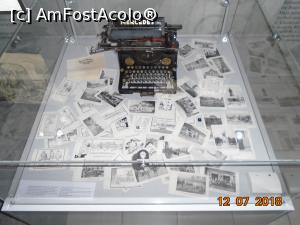 [P26] Mașină de scris germană Mercedes și cărți poștale tipărite de nemți în zona ocupată » foto by Mitica49
 - 
<span class="allrVoted glyphicon glyphicon-heart hidden" id="av1079078"></span>
<a class="m-l-10 hidden" id="sv1079078" onclick="voting_Foto_DelVot(,1079078,20188)" role="button">șterge vot <span class="glyphicon glyphicon-remove"></span></a>
<a id="v91079078" class=" c-red"  onclick="voting_Foto_SetVot(1079078)" role="button"><span class="glyphicon glyphicon-heart-empty"></span> <b>LIKE</b> = Votează poza</a> <img class="hidden"  id="f1079078W9" src="/imagini/loader.gif" border="0" /><span class="AjErrMes hidden" id="e1079078ErM"></span>