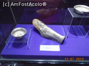 [P11] Obiecte din tezaurul de la Agighiol » foto by Mitica49
 - 
<span class="allrVoted glyphicon glyphicon-heart hidden" id="av1083385"></span>
<a class="m-l-10 hidden" id="sv1083385" onclick="voting_Foto_DelVot(,1083385,20188)" role="button">șterge vot <span class="glyphicon glyphicon-remove"></span></a>
<a id="v91083385" class=" c-red"  onclick="voting_Foto_SetVot(1083385)" role="button"><span class="glyphicon glyphicon-heart-empty"></span> <b>LIKE</b> = Votează poza</a> <img class="hidden"  id="f1083385W9" src="/imagini/loader.gif" border="0" /><span class="AjErrMes hidden" id="e1083385ErM"></span>