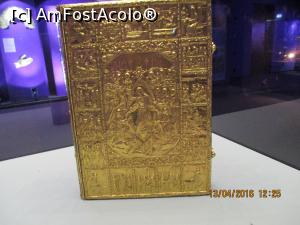 [P01] Tetraevanghelier ferecat în aur și daruit de C. Brâncoveanu mânastirii Horezu.  » foto by elviramvio
 - 
<span class="allrVoted glyphicon glyphicon-heart hidden" id="av731341"></span>
<a class="m-l-10 hidden" id="sv731341" onclick="voting_Foto_DelVot(,731341,20188)" role="button">șterge vot <span class="glyphicon glyphicon-remove"></span></a>
<a id="v9731341" class=" c-red"  onclick="voting_Foto_SetVot(731341)" role="button"><span class="glyphicon glyphicon-heart-empty"></span> <b>LIKE</b> = Votează poza</a> <img class="hidden"  id="f731341W9" src="/imagini/loader.gif" border="0" /><span class="AjErrMes hidden" id="e731341ErM"></span>