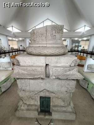 [P18] Soclul Columnei lui Traian - copie în muzeu. » foto by tata123 🔱
 - 
<span class="allrVoted glyphicon glyphicon-heart hidden" id="av1347177"></span>
<a class="m-l-10 hidden" id="sv1347177" onclick="voting_Foto_DelVot(,1347177,20188)" role="button">șterge vot <span class="glyphicon glyphicon-remove"></span></a>
<a id="v91347177" class=" c-red"  onclick="voting_Foto_SetVot(1347177)" role="button"><span class="glyphicon glyphicon-heart-empty"></span> <b>LIKE</b> = Votează poza</a> <img class="hidden"  id="f1347177W9" src="/imagini/loader.gif" border="0" /><span class="AjErrMes hidden" id="e1347177ErM"></span>