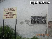 [P20] Cele 8 placute pe care sunt descrise 'obiectivele turistice' din 'Curtea Domneasca' » foto by verobutterfly
 - 
<span class="allrVoted glyphicon glyphicon-heart hidden" id="av209575"></span>
<a class="m-l-10 hidden" id="sv209575" onclick="voting_Foto_DelVot(,209575,20192)" role="button">șterge vot <span class="glyphicon glyphicon-remove"></span></a>
<a id="v9209575" class=" c-red"  onclick="voting_Foto_SetVot(209575)" role="button"><span class="glyphicon glyphicon-heart-empty"></span> <b>LIKE</b> = Votează poza</a> <img class="hidden"  id="f209575W9" src="/imagini/loader.gif" border="0" /><span class="AjErrMes hidden" id="e209575ErM"></span>