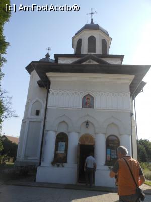 [P35] Potlogi - Ansamblul Brâncovenesc. Biserica. » foto by iulianic
 - 
<span class="allrVoted glyphicon glyphicon-heart hidden" id="av1390218"></span>
<a class="m-l-10 hidden" id="sv1390218" onclick="voting_Foto_DelVot(,1390218,20192)" role="button">șterge vot <span class="glyphicon glyphicon-remove"></span></a>
<a id="v91390218" class=" c-red"  onclick="voting_Foto_SetVot(1390218)" role="button"><span class="glyphicon glyphicon-heart-empty"></span> <b>LIKE</b> = Votează poza</a> <img class="hidden"  id="f1390218W9" src="/imagini/loader.gif" border="0" /><span class="AjErrMes hidden" id="e1390218ErM"></span>