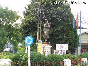 [P15] Potlogi - Monumentul închinat eroilor jertfiţi în războiul de independenţă.  » foto by iulianic
 - 
<span class="allrVoted glyphicon glyphicon-heart hidden" id="av645224"></span>
<a class="m-l-10 hidden" id="sv645224" onclick="voting_Foto_DelVot(,645224,20192)" role="button">șterge vot <span class="glyphicon glyphicon-remove"></span></a>
<a id="v9645224" class=" c-red"  onclick="voting_Foto_SetVot(645224)" role="button"><span class="glyphicon glyphicon-heart-empty"></span> <b>LIKE</b> = Votează poza</a> <img class="hidden"  id="f645224W9" src="/imagini/loader.gif" border="0" /><span class="AjErrMes hidden" id="e645224ErM"></span>