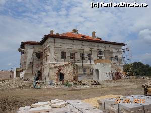 [P05] Potlogi - Palatul brâncovenesc, vedere din partea de est.  » foto by iulianic
 - 
<span class="allrVoted glyphicon glyphicon-heart hidden" id="av645214"></span>
<a class="m-l-10 hidden" id="sv645214" onclick="voting_Foto_DelVot(,645214,20192)" role="button">șterge vot <span class="glyphicon glyphicon-remove"></span></a>
<a id="v9645214" class=" c-red"  onclick="voting_Foto_SetVot(645214)" role="button"><span class="glyphicon glyphicon-heart-empty"></span> <b>LIKE</b> = Votează poza</a> <img class="hidden"  id="f645214W9" src="/imagini/loader.gif" border="0" /><span class="AjErrMes hidden" id="e645214ErM"></span>