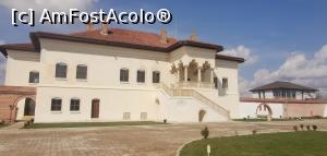 [P18] Turul continuă cu vizitarea Palatului » foto by Aurici
 - 
<span class="allrVoted glyphicon glyphicon-heart hidden" id="av1224252"></span>
<a class="m-l-10 hidden" id="sv1224252" onclick="voting_Foto_DelVot(,1224252,20192)" role="button">șterge vot <span class="glyphicon glyphicon-remove"></span></a>
<a id="v91224252" class=" c-red"  onclick="voting_Foto_SetVot(1224252)" role="button"><span class="glyphicon glyphicon-heart-empty"></span> <b>LIKE</b> = Votează poza</a> <img class="hidden"  id="f1224252W9" src="/imagini/loader.gif" border="0" /><span class="AjErrMes hidden" id="e1224252ErM"></span>