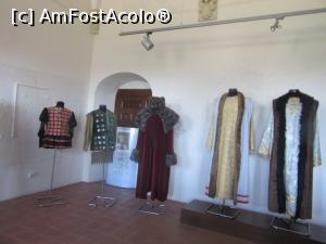 [P31] Sala de ospete. Costume de epocă » foto by Michi
 - 
<span class="allrVoted glyphicon glyphicon-heart hidden" id="av1336332"></span>
<a class="m-l-10 hidden" id="sv1336332" onclick="voting_Foto_DelVot(,1336332,20192)" role="button">șterge vot <span class="glyphicon glyphicon-remove"></span></a>
<a id="v91336332" class=" c-red"  onclick="voting_Foto_SetVot(1336332)" role="button"><span class="glyphicon glyphicon-heart-empty"></span> <b>LIKE</b> = Votează poza</a> <img class="hidden"  id="f1336332W9" src="/imagini/loader.gif" border="0" /><span class="AjErrMes hidden" id="e1336332ErM"></span>