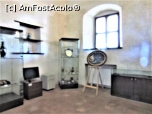 [P51] Vitrine în apartamentul doamnei » foto by Michi
 - 
<span class="allrVoted glyphicon glyphicon-heart hidden" id="av1336352"></span>
<a class="m-l-10 hidden" id="sv1336352" onclick="voting_Foto_DelVot(,1336352,20192)" role="button">șterge vot <span class="glyphicon glyphicon-remove"></span></a>
<a id="v91336352" class=" c-red"  onclick="voting_Foto_SetVot(1336352)" role="button"><span class="glyphicon glyphicon-heart-empty"></span> <b>LIKE</b> = Votează poza</a> <img class="hidden"  id="f1336352W9" src="/imagini/loader.gif" border="0" /><span class="AjErrMes hidden" id="e1336352ErM"></span>