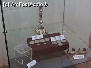 [P10] Obiecte de podoabă și monede în camera chelarului - Potlogi.  » foto by tata123 🔱
 - 
<span class="allrVoted glyphicon glyphicon-heart hidden" id="av731572"></span>
<a class="m-l-10 hidden" id="sv731572" onclick="voting_Foto_DelVot(,731572,20192)" role="button">șterge vot <span class="glyphicon glyphicon-remove"></span></a>
<a id="v9731572" class=" c-red"  onclick="voting_Foto_SetVot(731572)" role="button"><span class="glyphicon glyphicon-heart-empty"></span> <b>LIKE</b> = Votează poza</a> <img class="hidden"  id="f731572W9" src="/imagini/loader.gif" border="0" /><span class="AjErrMes hidden" id="e731572ErM"></span>