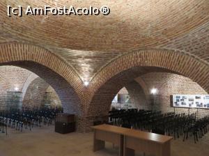[P14] Pilonul central din pivniță - Potlogi.  » foto by tata123 🔱
 - 
<span class="allrVoted glyphicon glyphicon-heart hidden" id="av731576"></span>
<a class="m-l-10 hidden" id="sv731576" onclick="voting_Foto_DelVot(,731576,20192)" role="button">șterge vot <span class="glyphicon glyphicon-remove"></span></a>
<a id="v9731576" class=" c-red"  onclick="voting_Foto_SetVot(731576)" role="button"><span class="glyphicon glyphicon-heart-empty"></span> <b>LIKE</b> = Votează poza</a> <img class="hidden"  id="f731576W9" src="/imagini/loader.gif" border="0" /><span class="AjErrMes hidden" id="e731576ErM"></span>