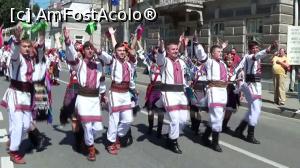 [P10] Dansatorii dansatorilor, cei de la Cheremshyna (Ucraina). Afară era cald, zăpușeală... iar nu s-au oprit o clipă » foto by Lucien
 - 
<span class="allrVoted glyphicon glyphicon-heart hidden" id="av731892"></span>
<a class="m-l-10 hidden" id="sv731892" onclick="voting_Foto_DelVot(,731892,20197)" role="button">șterge vot <span class="glyphicon glyphicon-remove"></span></a>
<a id="v9731892" class=" c-red"  onclick="voting_Foto_SetVot(731892)" role="button"><span class="glyphicon glyphicon-heart-empty"></span> <b>LIKE</b> = Votează poza</a> <img class="hidden"  id="f731892W9" src="/imagini/loader.gif" border="0" /><span class="AjErrMes hidden" id="e731892ErM"></span>