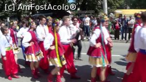 [P16] Grupul polonezilor (trăiesc tot în Bucovina ucraineană). Scuzați calitatea fotografiilor, sunt doar capturi din videoclipul atașat » foto by Lucien
 - 
<span class="allrVoted glyphicon glyphicon-heart hidden" id="av731898"></span>
<a class="m-l-10 hidden" id="sv731898" onclick="voting_Foto_DelVot(,731898,20197)" role="button">șterge vot <span class="glyphicon glyphicon-remove"></span></a>
<a id="v9731898" class=" c-red"  onclick="voting_Foto_SetVot(731898)" role="button"><span class="glyphicon glyphicon-heart-empty"></span> <b>LIKE</b> = Votează poza</a> <img class="hidden"  id="f731898W9" src="/imagini/loader.gif" border="0" /><span class="AjErrMes hidden" id="e731898ErM"></span>