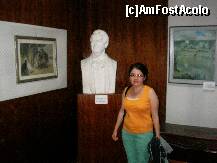 [P21] Eu si bustul lui Mihail Sadoveanu » foto by cris1982
 - 
<span class="allrVoted glyphicon glyphicon-heart hidden" id="av128251"></span>
<a class="m-l-10 hidden" id="sv128251" onclick="voting_Foto_DelVot(,128251,20199)" role="button">șterge vot <span class="glyphicon glyphicon-remove"></span></a>
<a id="v9128251" class=" c-red"  onclick="voting_Foto_SetVot(128251)" role="button"><span class="glyphicon glyphicon-heart-empty"></span> <b>LIKE</b> = Votează poza</a> <img class="hidden"  id="f128251W9" src="/imagini/loader.gif" border="0" /><span class="AjErrMes hidden" id="e128251ErM"></span>
