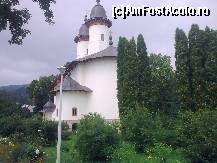 [P03] Mănăstirea Văratec vazută din curte. Neamţ, România.  » foto by traian.leuca †
 - 
<span class="allrVoted glyphicon glyphicon-heart hidden" id="av410141"></span>
<a class="m-l-10 hidden" id="sv410141" onclick="voting_Foto_DelVot(,410141,20199)" role="button">șterge vot <span class="glyphicon glyphicon-remove"></span></a>
<a id="v9410141" class=" c-red"  onclick="voting_Foto_SetVot(410141)" role="button"><span class="glyphicon glyphicon-heart-empty"></span> <b>LIKE</b> = Votează poza</a> <img class="hidden"  id="f410141W9" src="/imagini/loader.gif" border="0" /><span class="AjErrMes hidden" id="e410141ErM"></span>