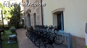 [P03] Herghelia de biciclete ce așteaptă să fie strunită de turiști. Noi le-am încercat » foto by Dabator
 - 
<span class="allrVoted glyphicon glyphicon-heart hidden" id="av733091"></span>
<a class="m-l-10 hidden" id="sv733091" onclick="voting_Foto_DelVot(,733091,20209)" role="button">șterge vot <span class="glyphicon glyphicon-remove"></span></a>
<a id="v9733091" class=" c-red"  onclick="voting_Foto_SetVot(733091)" role="button"><span class="glyphicon glyphicon-heart-empty"></span> <b>LIKE</b> = Votează poza</a> <img class="hidden"  id="f733091W9" src="/imagini/loader.gif" border="0" /><span class="AjErrMes hidden" id="e733091ErM"></span>