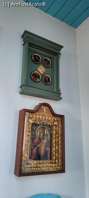 [P10] Icoane pe pereții bisericii. » foto by tata123 🔱
 - 
<span class="allrVoted glyphicon glyphicon-heart hidden" id="av1486151"></span>
<a class="m-l-10 hidden" id="sv1486151" onclick="voting_Foto_DelVot(,1486151,20230)" role="button">șterge vot <span class="glyphicon glyphicon-remove"></span></a>
<a id="v91486151" class=" c-red"  onclick="voting_Foto_SetVot(1486151)" role="button"><span class="glyphicon glyphicon-heart-empty"></span> <b>LIKE</b> = Votează poza</a> <img class="hidden"  id="f1486151W9" src="/imagini/loader.gif" border="0" /><span class="AjErrMes hidden" id="e1486151ErM"></span>