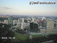 [P20] UNO City, văzut din Donauturm. În spate, Dunărea, cu cele două braţe, intre care se află Donauinsel şi podul spre Prater, Praterbrücke » foto by Costi
 - 
<span class="allrVoted glyphicon glyphicon-heart hidden" id="av27997"></span>
<a class="m-l-10 hidden" id="sv27997" onclick="voting_Foto_DelVot(,27997,20236)" role="button">șterge vot <span class="glyphicon glyphicon-remove"></span></a>
<a id="v927997" class=" c-red"  onclick="voting_Foto_SetVot(27997)" role="button"><span class="glyphicon glyphicon-heart-empty"></span> <b>LIKE</b> = Votează poza</a> <img class="hidden"  id="f27997W9" src="/imagini/loader.gif" border="0" /><span class="AjErrMes hidden" id="e27997ErM"></span>