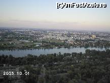 [P26] Vedere spre nord-est din Donauturm. Zona se numeşte Donaustadt » foto by Costi
 - 
<span class="allrVoted glyphicon glyphicon-heart hidden" id="av28003"></span>
<a class="m-l-10 hidden" id="sv28003" onclick="voting_Foto_DelVot(,28003,20236)" role="button">șterge vot <span class="glyphicon glyphicon-remove"></span></a>
<a id="v928003" class=" c-red"  onclick="voting_Foto_SetVot(28003)" role="button"><span class="glyphicon glyphicon-heart-empty"></span> <b>LIKE</b> = Votează poza</a> <img class="hidden"  id="f28003W9" src="/imagini/loader.gif" border="0" /><span class="AjErrMes hidden" id="e28003ErM"></span>