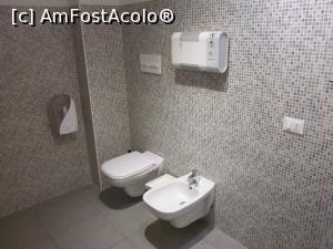 [P05] Chestia aia de deasupra bideului e încălzitorul » foto by ariciu*
 - 
<span class="allrVoted glyphicon glyphicon-heart hidden" id="av735230"></span>
<a class="m-l-10 hidden" id="sv735230" onclick="voting_Foto_DelVot(,735230,20246)" role="button">șterge vot <span class="glyphicon glyphicon-remove"></span></a>
<a id="v9735230" class=" c-red"  onclick="voting_Foto_SetVot(735230)" role="button"><span class="glyphicon glyphicon-heart-empty"></span> <b>LIKE</b> = Votează poza</a> <img class="hidden"  id="f735230W9" src="/imagini/loader.gif" border="0" /><span class="AjErrMes hidden" id="e735230ErM"></span>