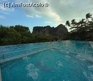 [P56] Railay Princesse Resort and Spa » foto by elenaadina
 - 
<span class="allrVoted glyphicon glyphicon-heart hidden" id="av1424932"></span>
<a class="m-l-10 hidden" id="sv1424932" onclick="voting_Foto_DelVot(,1424932,20247)" role="button">șterge vot <span class="glyphicon glyphicon-remove"></span></a>
<a id="v91424932" class=" c-red"  onclick="voting_Foto_SetVot(1424932)" role="button"><span class="glyphicon glyphicon-heart-empty"></span> <b>LIKE</b> = Votează poza</a> <img class="hidden"  id="f1424932W9" src="/imagini/loader.gif" border="0" /><span class="AjErrMes hidden" id="e1424932ErM"></span>