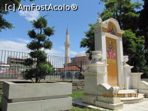 [P06] In spatele ansamblului este o moschee.  » foto by elviramvio
 - 
<span class="allrVoted glyphicon glyphicon-heart hidden" id="av753796"></span>
<a class="m-l-10 hidden" id="sv753796" onclick="voting_Foto_DelVot(,753796,20252)" role="button">șterge vot <span class="glyphicon glyphicon-remove"></span></a>
<a id="v9753796" class=" c-red"  onclick="voting_Foto_SetVot(753796)" role="button"><span class="glyphicon glyphicon-heart-empty"></span> <b>LIKE</b> = Votează poza</a> <img class="hidden"  id="f753796W9" src="/imagini/loader.gif" border="0" /><span class="AjErrMes hidden" id="e753796ErM"></span>